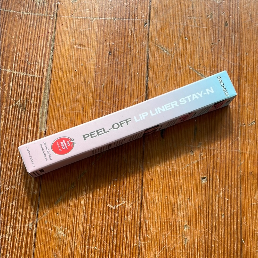 Sacheu Peel-Off Lip Liner in 00 lefton RED